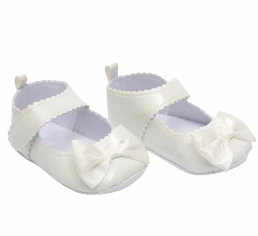 White Scalloped PU Shoes with Bow